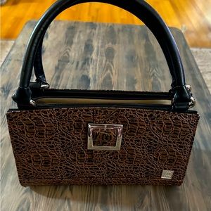 Miche classic handbag with interchangeable covers.